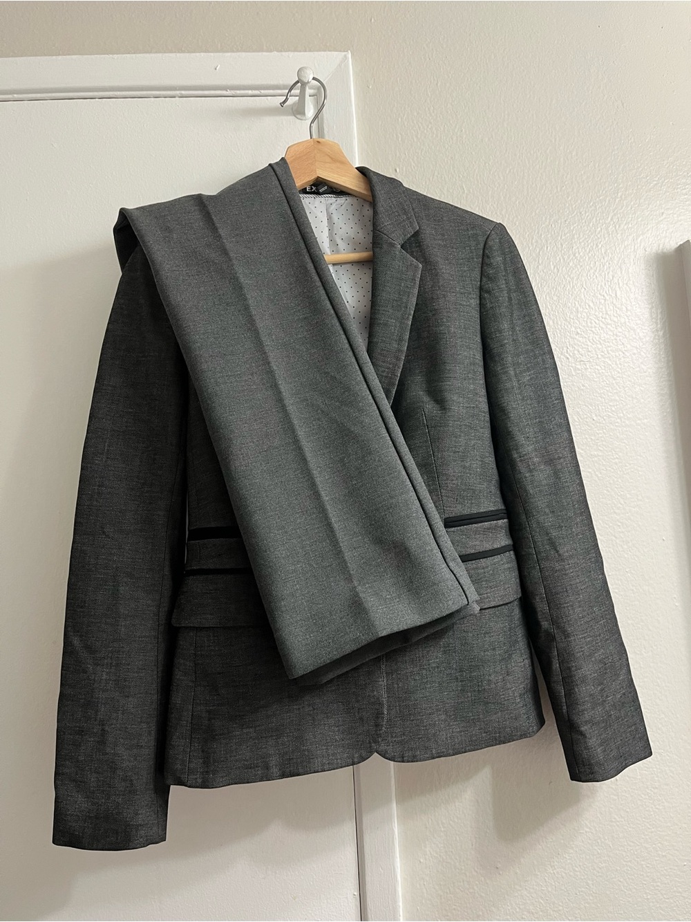 Express Women's Dark Gray Tailored Blazer size 0 trousers size 2 bootcut